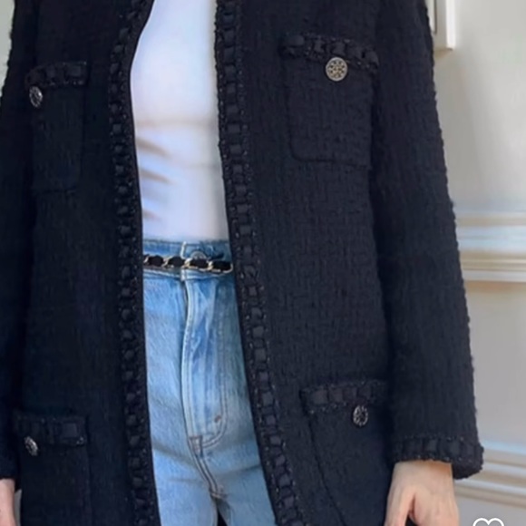 The Most Iconic of Iconic Chanel Black Blazer - Picture 4 of 5